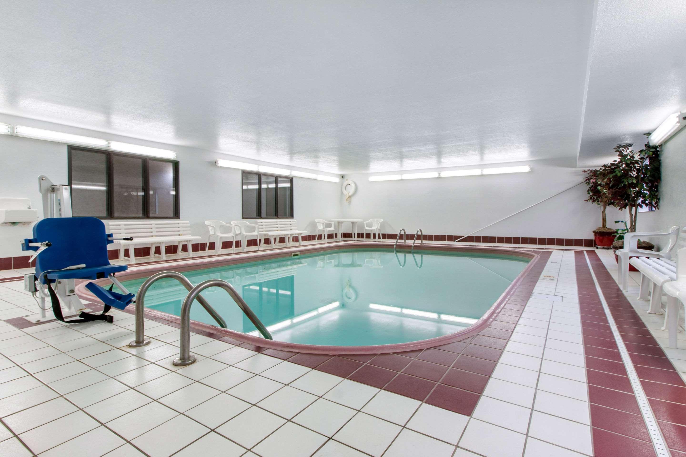 Econo Lodge Oacoma Екстериор снимка